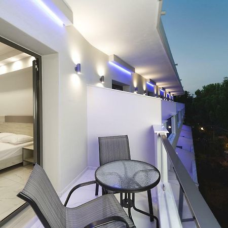 Georgina Inn Laganas Luaran gambar