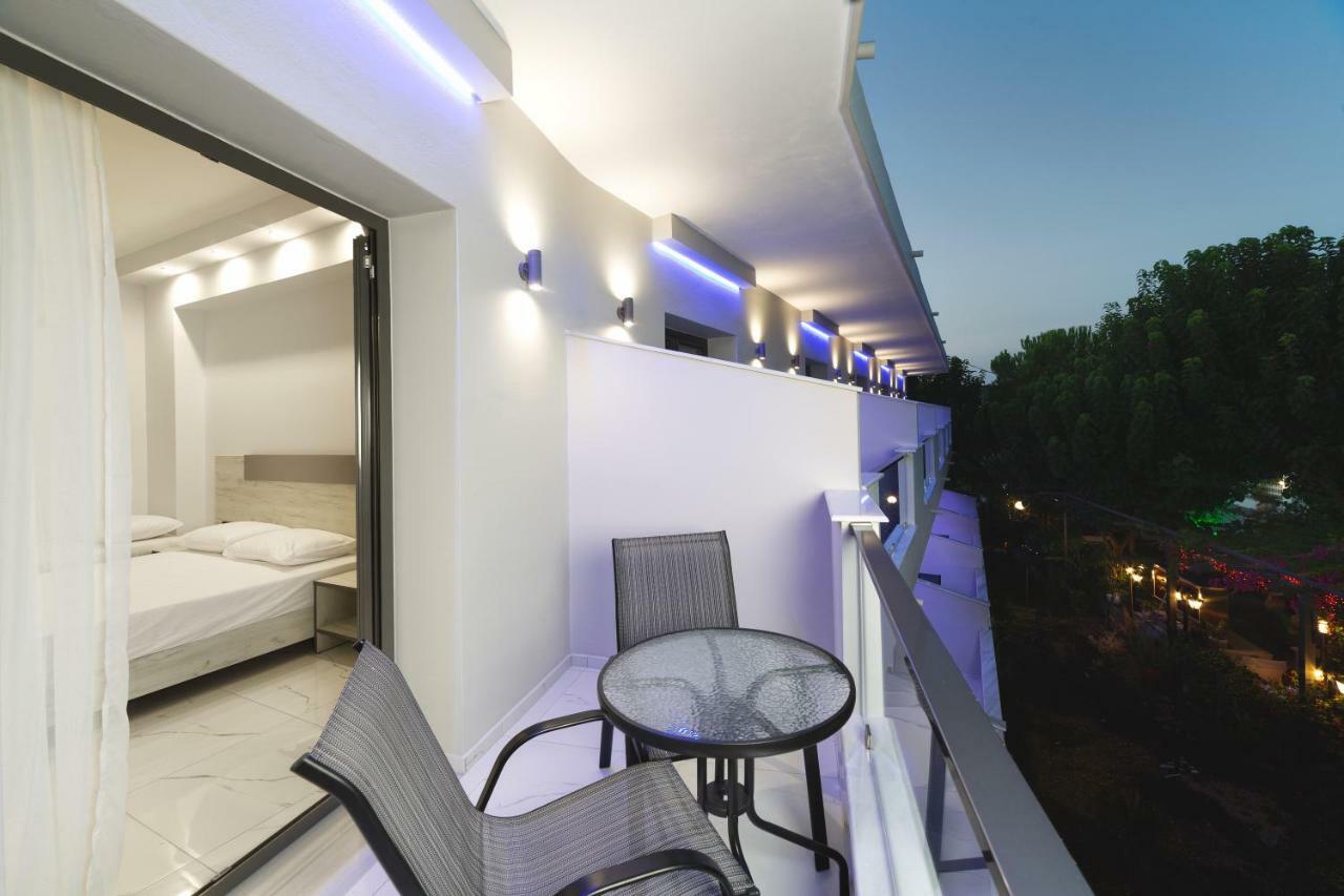 Georgina Inn Laganas Luaran gambar
